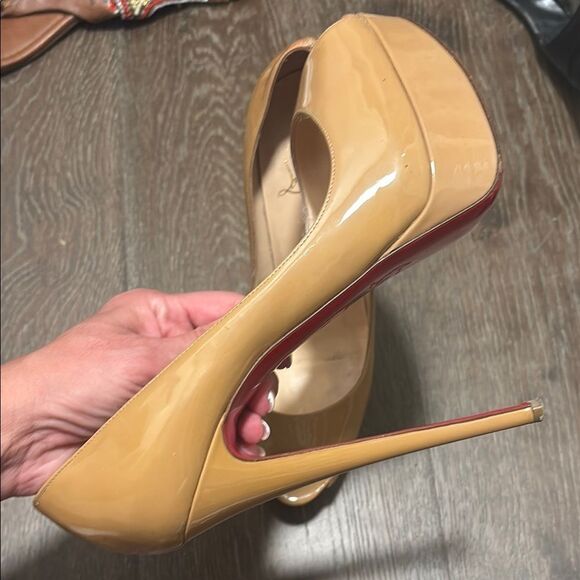 Christian Louboutin Tan Stiletto Heels 40.5 - Picture 7 of 7